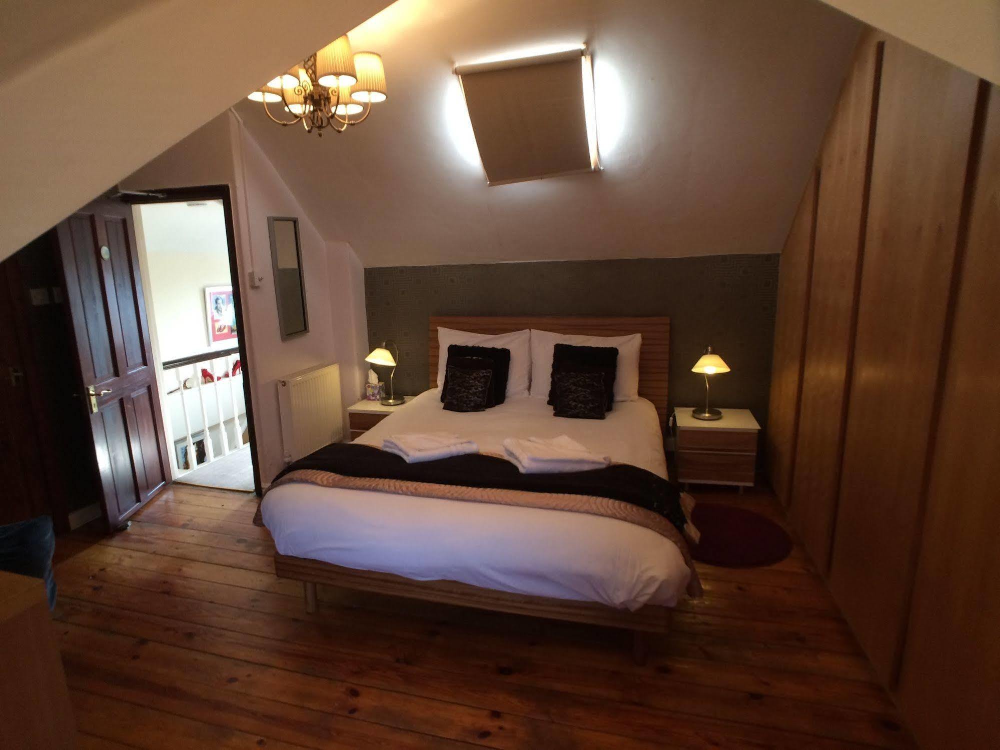 Ty Rosa Rooms Cardiff Eksteriør billede